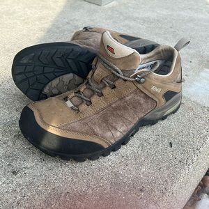 Teva Event Leather